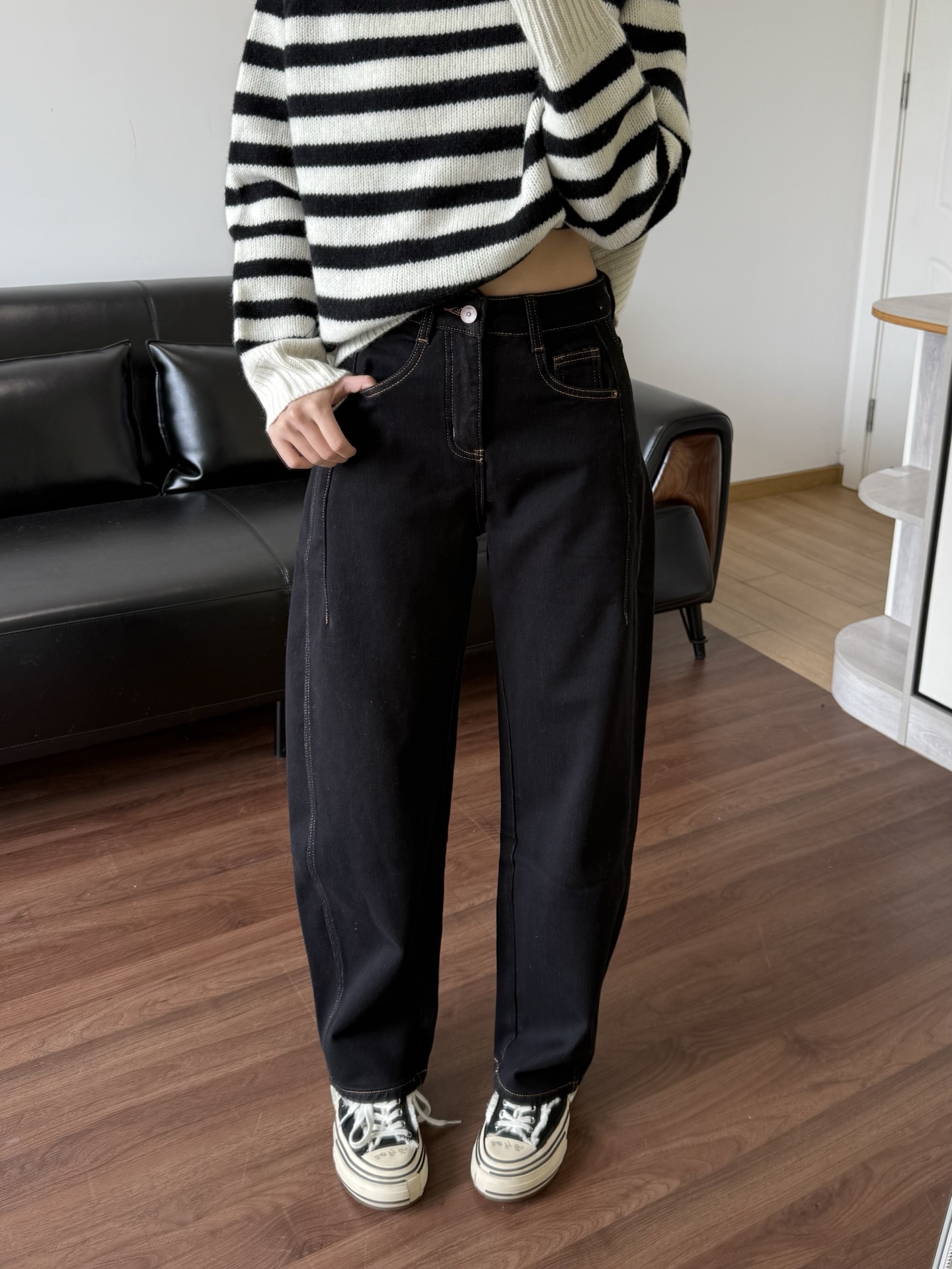 NO:624662,Model 166 98 wears size S. The waist is a bit tight. Those with waist 68~70 should wear size M,,alexander wang19860909模特166 98穿S码 腰围有点紧了 腰围68~70的要穿M码,,alexander wang,Women's clothing