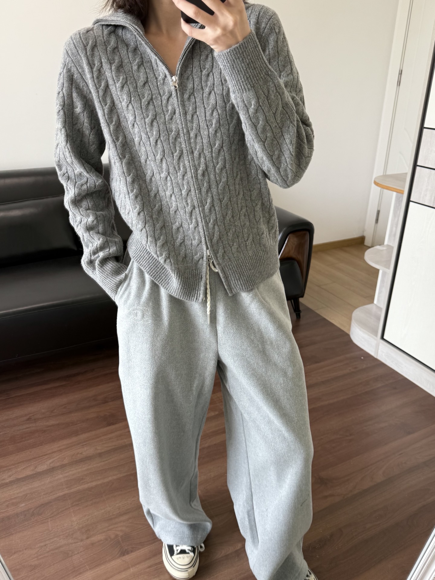 NO:625396,The style you wear with your eyes closed, the upper body feels very soft and waxy,,alexander wang19860909闭眼入的款式 上身感觉非常软糯,,alexander wang,Women's clothing