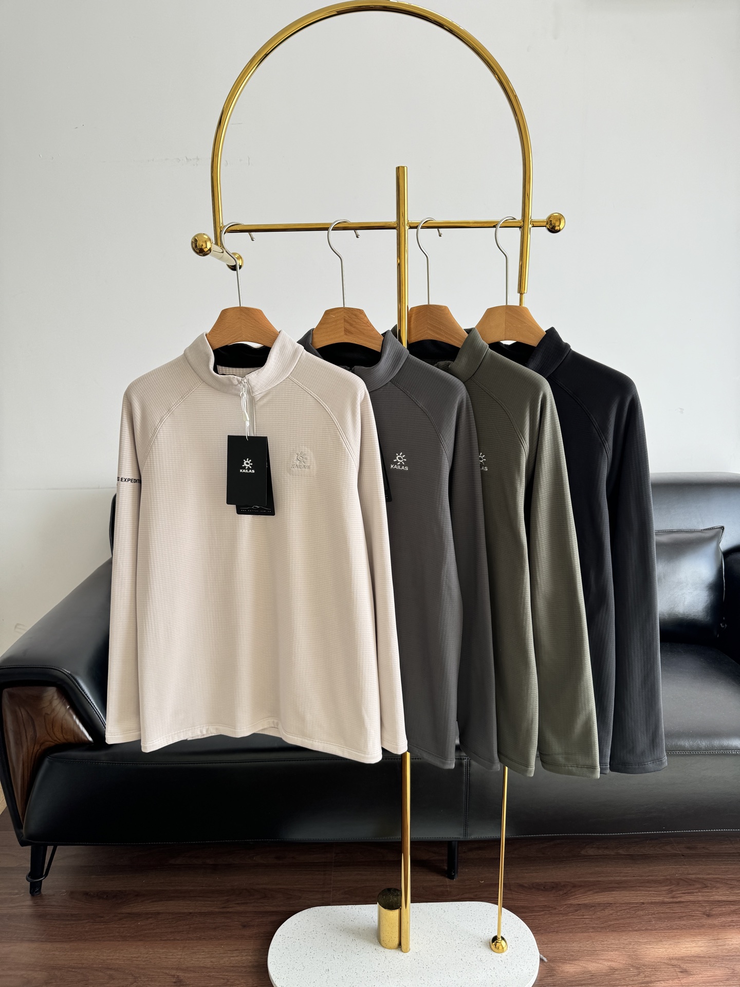 NO:652464,——KAILAS half-zip plus velvet long sleeves, the first hard item in autumn!  Polygiene antibacterial, deodorant and moisture-absorbent quick-drying functional fabric is quick-drying, breathable, deodorant and antibacterial, sweat-absorbent and sun-protective. This is a must-have long-sleeved squatting item suitable for outdoor sports in mountain climbing and hiking scenes!  Size m-3xl apricot gray green black,,alexander wang19860909——KAILAS凯乐石半拉链加绒长袖 入秋的第一件硬货！polygiene抗菌防臭和吸湿速干功能面料速干透气 防臭抑菌 吸汗防晒 这是一件适用于登山、徒步场景的户外运动必备的一件长袖蹲好！ 码数m-3xl 杏色 灰色 绿色 黑色,,alexander wang,Women's clothing