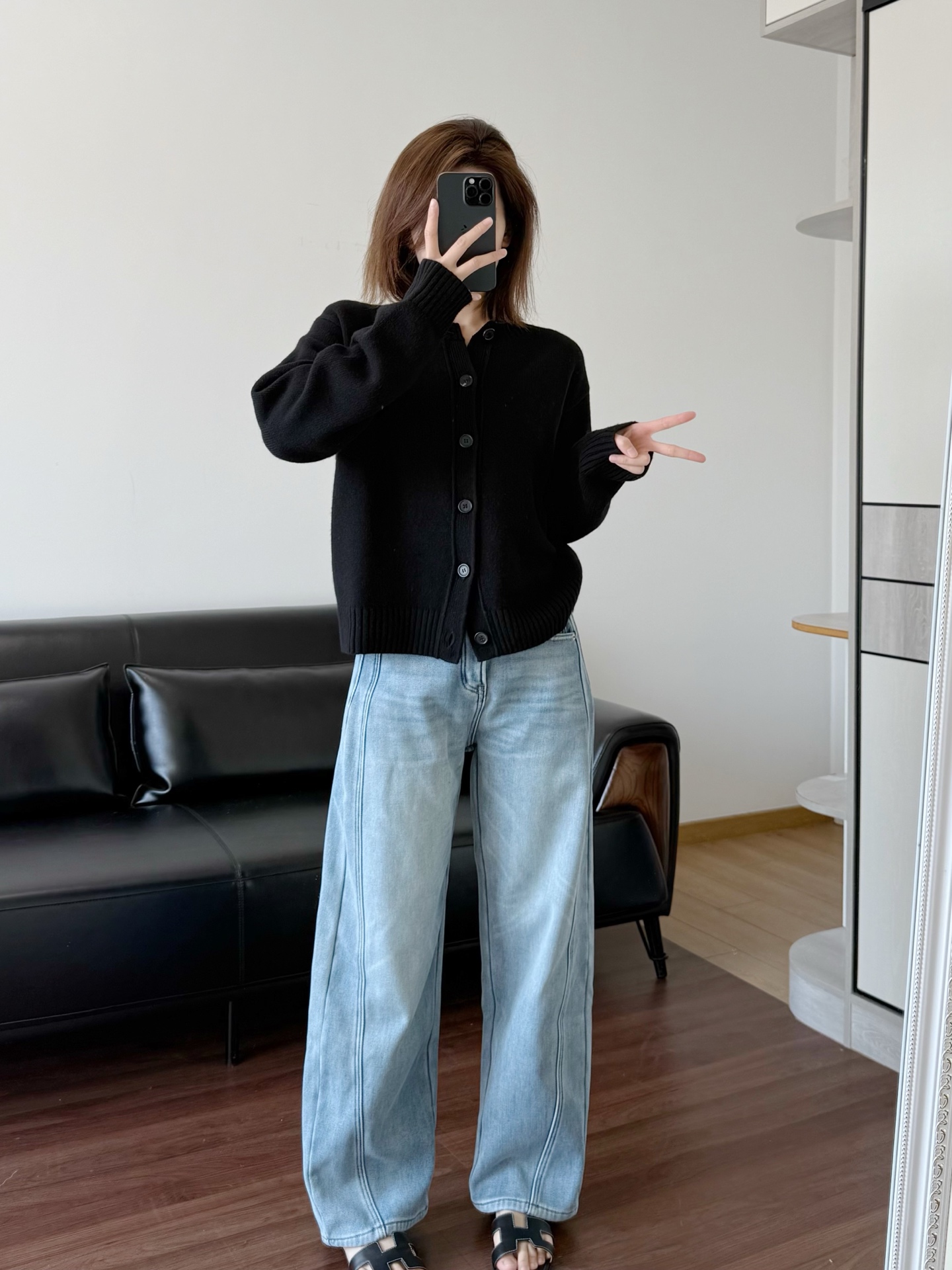 NO:656427,Model 166 98 wears size S. The waist is a bit tight. The model has a waist of 68-70 and needs to wear size M,,alexander wang19860909模特166 98穿S码 腰围有点紧 模特腰围68-70的 要穿M的,,alexander wang,Women's clothing