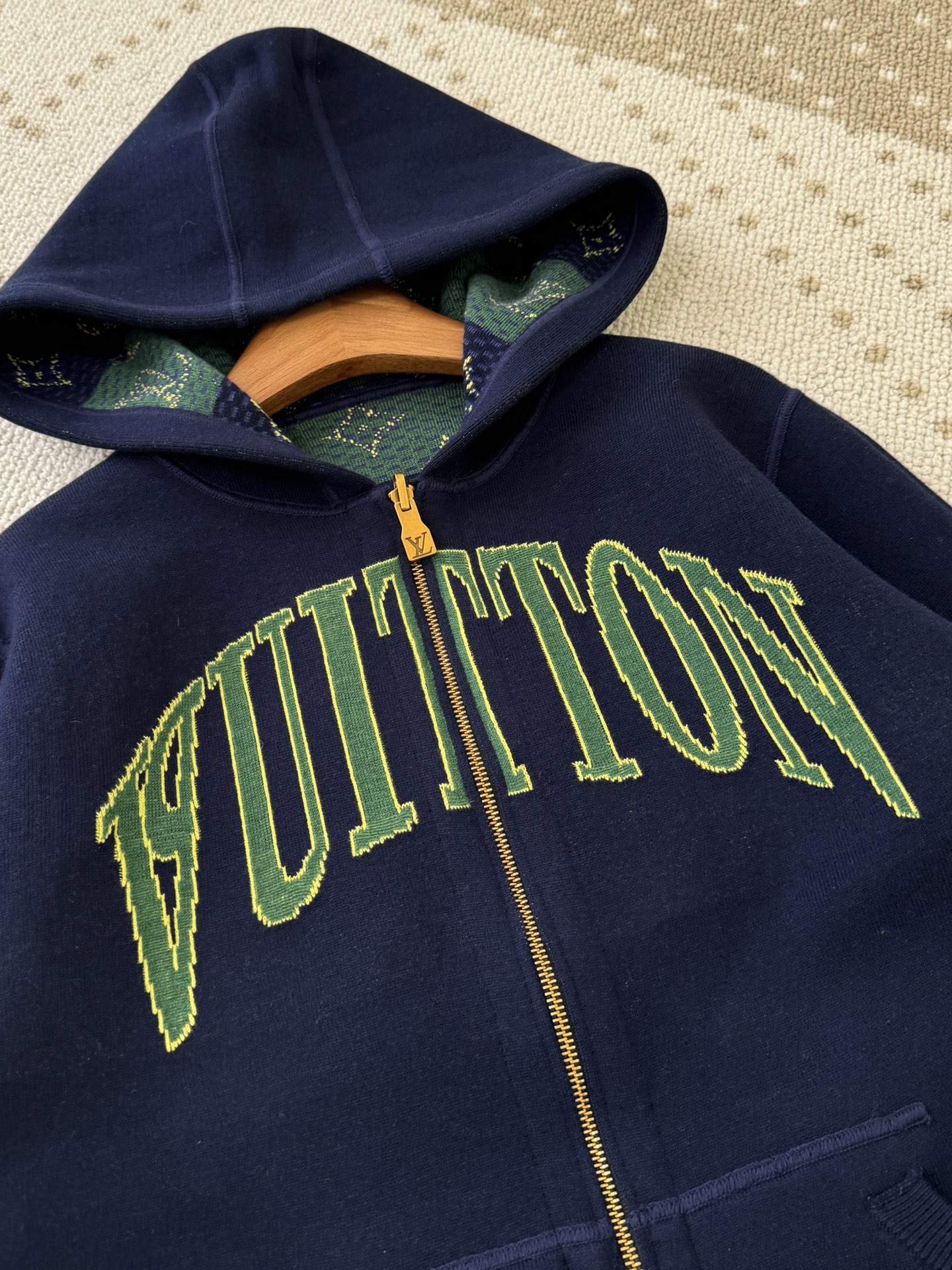 _d_D9sxETqzk0miQHRgXVrKOu-VTv9MLcJHaQm_w