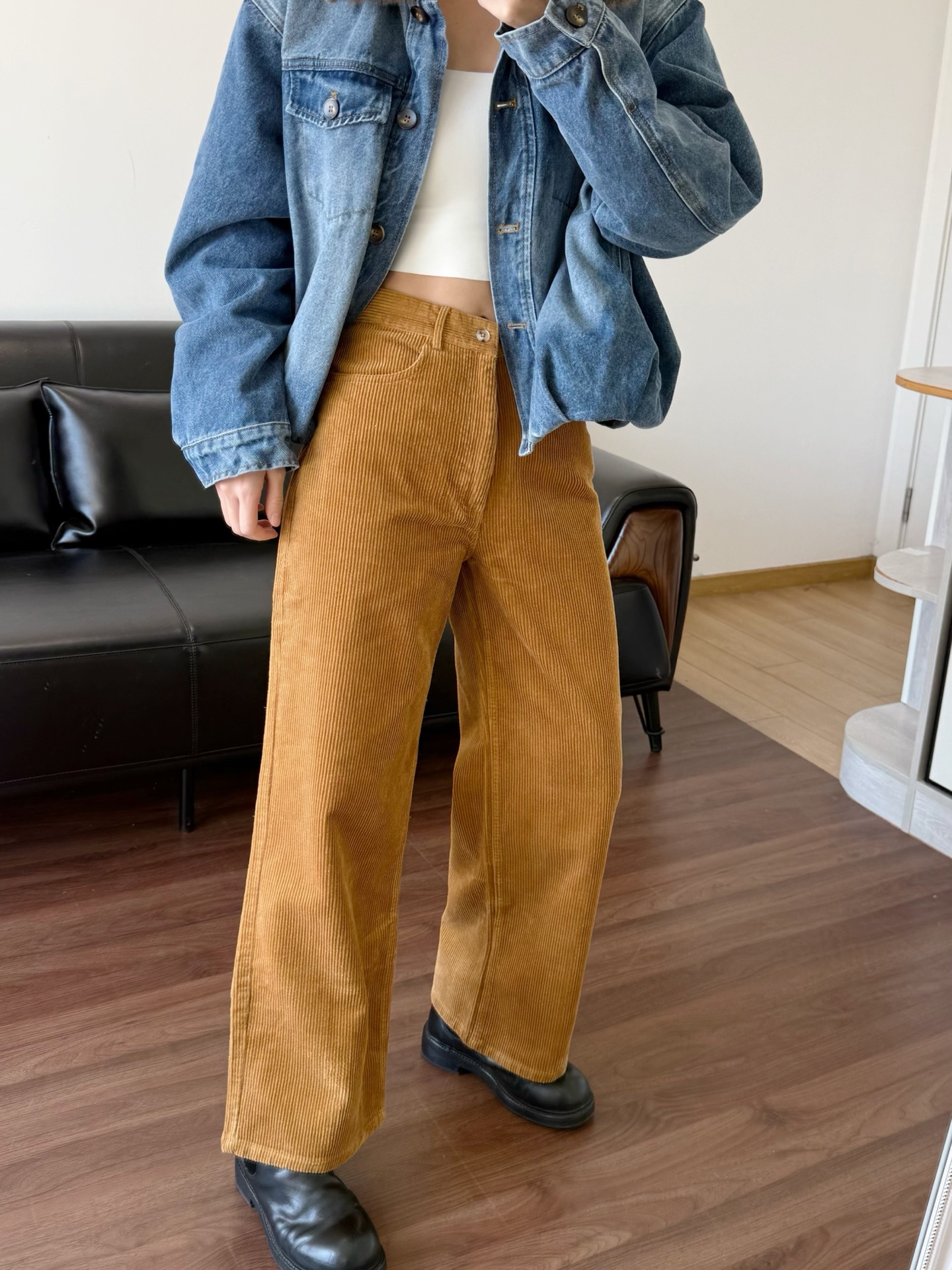 NO:665524,The size of the pants is very standard. Take the correct size according to the waist circumference,  19860909裤子码数很标准 按照腰围正码拿,, ,Women's clothing