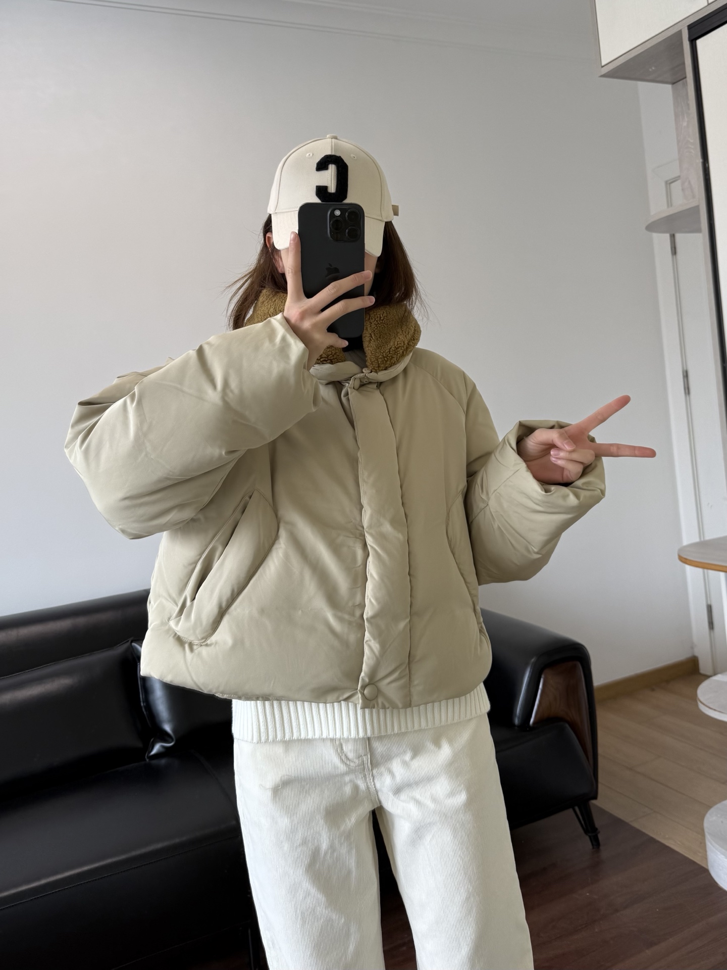 NO:686438,Small people are more suitable to wear short styles, which will make them look slimmer. Khaki brown,,19860909小个子更适合穿短款的会很显瘦 卡其咖色,,,Women's clothing