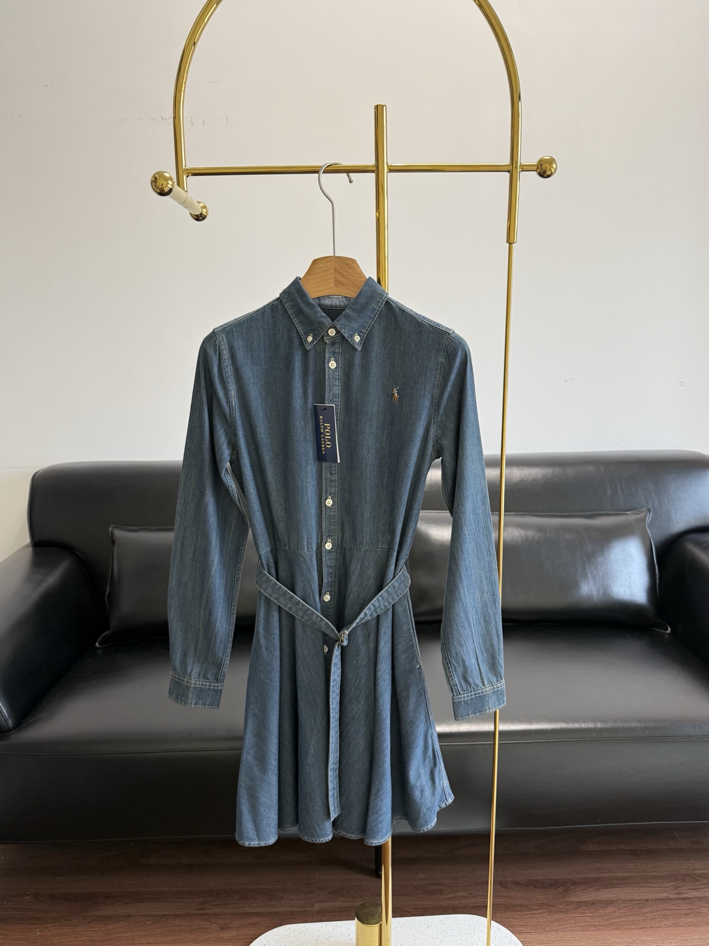 NO:739699,——Ralph Lauren's same style of denim skirt for kids. Full of retro American college style. The classic denim blue will instantly reduce your age. The fabric is light and soft, comfortable and not stuffy to wear. It is very suitable for summer. It is gentle and atmospheric. It is very suitable whether it is for school, dating or daily outings. The big size is also very friendly to smaller girls and petite sisters!  Code number l xl,,skirts,19860909——拉夫劳伦同款 大童牛仔裙 满满的复古美式学院风 经典的牛仔蓝穿上瞬 减龄,面料轻薄柔软,穿着舒适不闷热,很适合夏天又温柔又有氛围感,无论是上学,约会还是日常出街都超合适~大童尺码对小个子女生和身材娇小的姐妹也很友好！ 码数l xl,,skirts,,Women's clothing