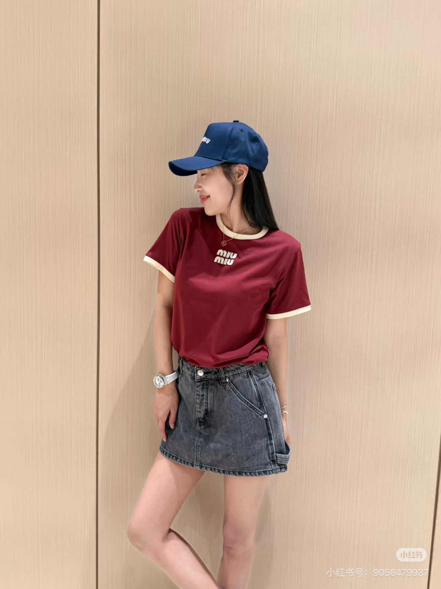 NO:740160,Short-sleeved and long-sleeved are a versatile item for daily wear and styling in early spring.,,T-shirt,19860909短袖长袖是早春日常穿搭与造型搭配的百搭单品.,,T-shirt,,Women's clothing