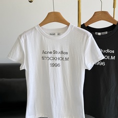 🌾🖤Acne Studios 字母印花短款T恤夏天出门回头率蕞高的当属短袖T恤啦,干净的利落风格!😎竹节 🌾🖤Acne Studios 字母印花短款T恤夏天出门回头率蕞高的当属短袖T恤啦,干净的利落风格!😎竹节