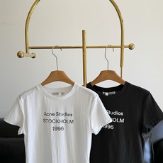 🌾🖤Acne Studios 字母印花短款T恤夏天出门回头率蕞高的当属短袖T恤啦,干净的利落风格!😎竹节 🌾🖤Acne Studios 字母印花短款T恤夏天出门回头率蕞高的当属短袖T恤啦,干净的利落风格!😎竹节