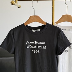 🌾🖤Acne Studios 字母印花短款T恤夏天出门回头率蕞高的当属短袖T恤啦,干净的利落风格!😎竹节 🌾🖤Acne Studios 字母印花短款T恤夏天出门回头率蕞高的当属短袖T恤啦,干净的利落风格!😎竹节