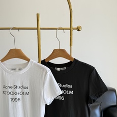 🌾🖤Acne Studios 字母印花短款T恤夏天出门回头率蕞高的当属短袖T恤啦,干净的利落风格!😎竹节 🌾🖤Acne Studios 字母印花短款T恤夏天出门回头率蕞高的当属短袖T恤啦,干净的利落风格!😎竹节