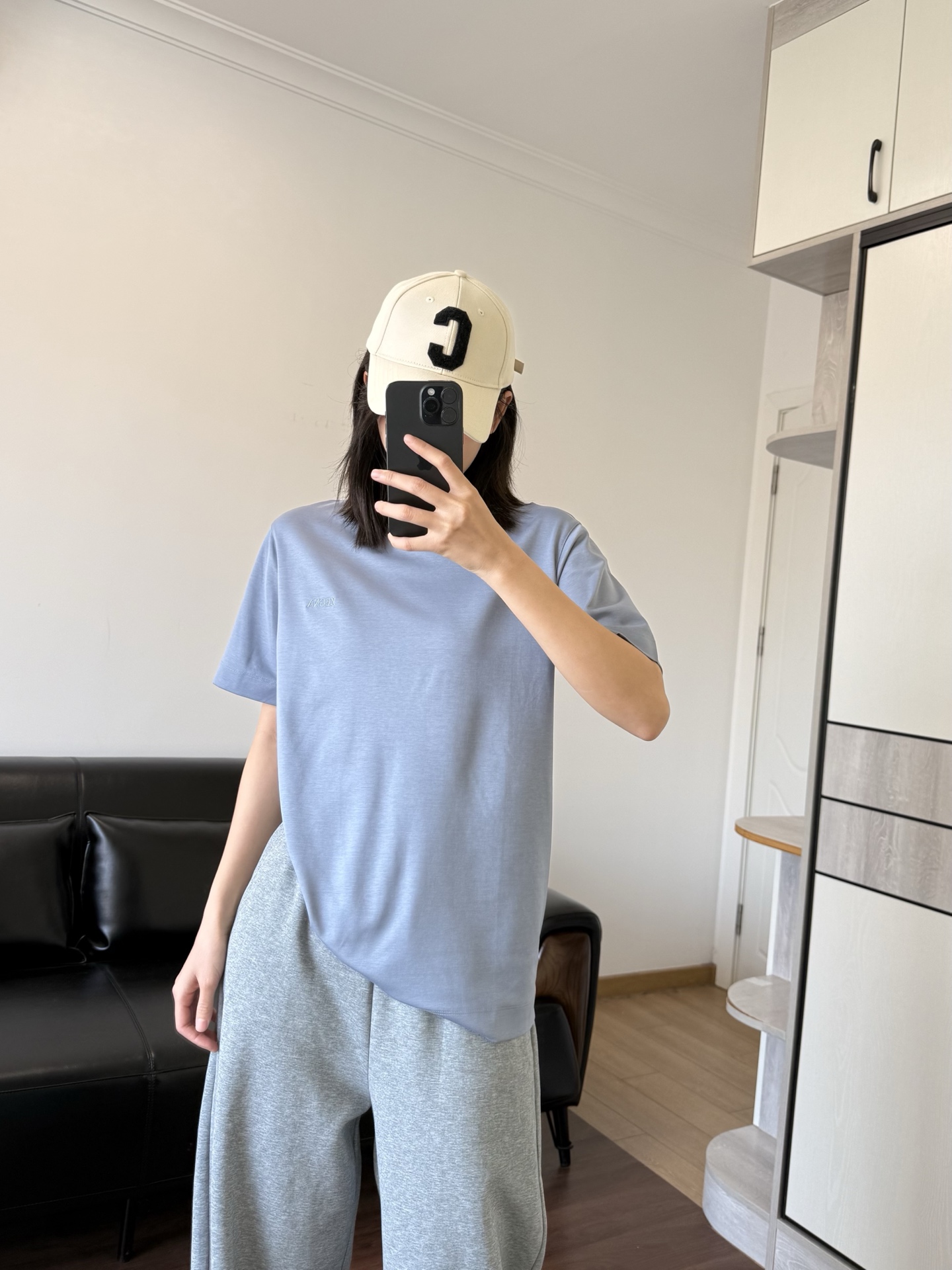 NO:752930,Model 166 98 wears size M for a loose fit,19860909模特166 98穿M码效果宽松,,,Women's clothing