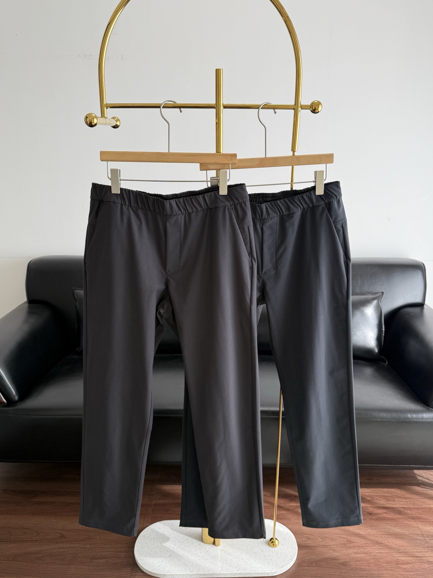 NO:753880,——The same style of Lululemon's abc straight men's pants. A must-have collection of pants for boys. Made of polyester fiber elastic fabric. The all-rounder. It can be used for daily commuting and weekend shopping!  The elastic fabric can stretch freely without being restrained, sit for a long time without wrinkles, and sweat quickly without embarrassment. Suitable for workplace and dating scenarios!  Size m-xxl gray blue,,19860909——Lululemon同款 abc直筒男裤 男生必入的神裤合集 采用聚酯纤维弹力面料 全能王,日常通勤、周末逛街一条搞定！ 弹力面料自由伸展不束缚,久坐不皱,出汗速干不尴尬.适合场景职场+约会万能切换！ 码数m-xxl 灰色 蓝色,,,Women's clothing