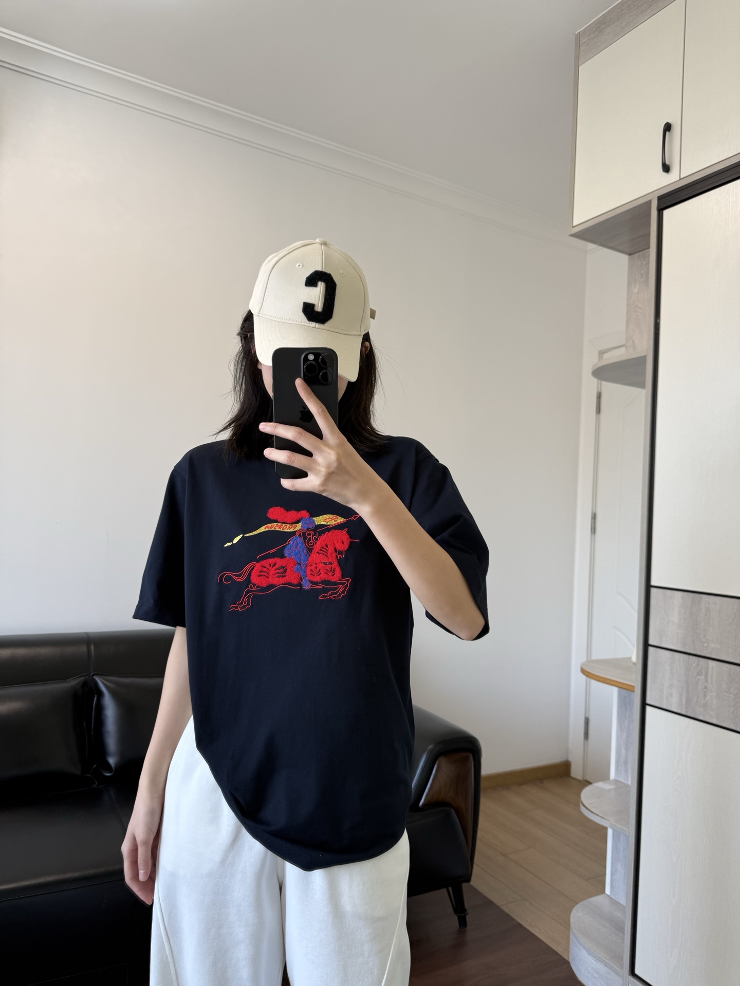 NO:759447,Model 166 98 wears size S for a loose fit,19860909模特166 98穿S码效果宽松,,,Women's clothing