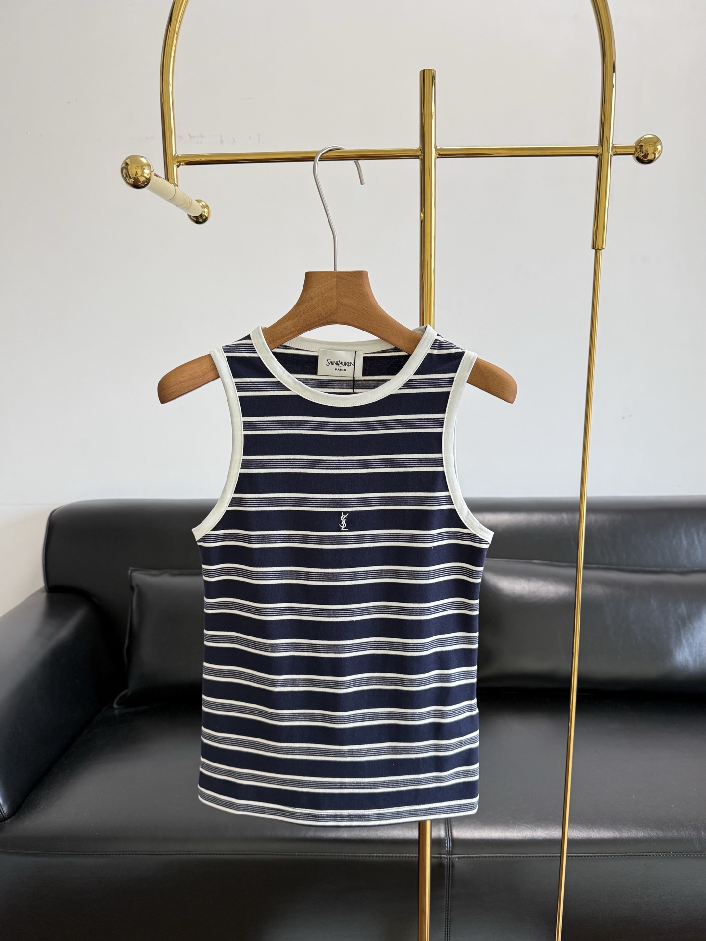NO:794822,——Saint Laurent Striped Knitted Vest Sleeveless design, simple retro and fashionable. High-quality pure cotton fabric, soft and skin-friendly, super comfortable to wear in summer! The YSL embroidery on the chest is very recognizable and the details are perfect. The loose version is slim and versatile, and can be worn alone or as an inner layer. It can easily switch between casual or commuting style. It is a must-have item for summer wardrobe! Size sml,, saint laurent, saint laurent,19860909——圣罗兰 条纹条纹针织背心 无袖设计,简约复古又时髦.高品质纯棉面料,柔软亲肤,夏天穿超舒服!胸前YSL刺绣超有辨识度,细节满分.宽松版型显瘦又百搭,单穿or内搭都OK,轻松切换休闲or通勤风,是夏日衣橱必备单品! 码数sml,,saint laurent,saint laurent,,Women's clothing