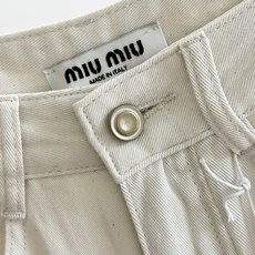 出货🌾Miumiu同款 银丝线超薄天丝牛仔长裤闪闪发亮金丝线混纺牛仔裤,布料革新,创新型牛仔贵价面料,自 出货🌾Miumiu同款 银丝线超薄天丝牛仔长裤闪闪发亮金丝线混纺牛仔裤,布料革新,创新型牛仔贵价面料,自