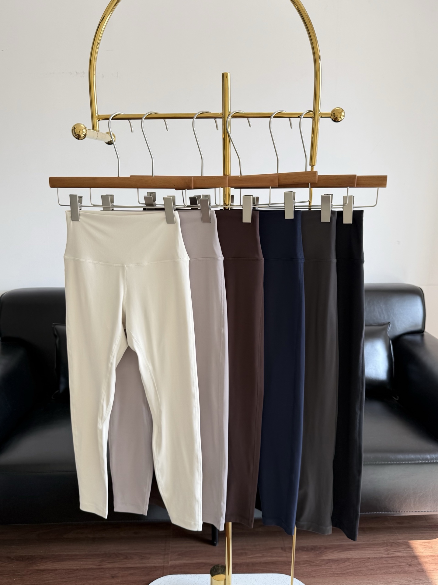 NO:796864,——lulu six-color nude yoga pants [When you get it, you will know that it is different from ordinary yoga fabrics!  !  】 The fabric is light and smooth, giving you a wearing feeling like nothing. - Stretch freely with you. Made of high-elastic fabric with Lycra spandex to help you stretch freely during practice. - Soft to the touch and powerful. Use functional fabric to help you feel comfortable during practice. - Designed specifically for yoga and suitable for daily wear. Light and breathable, making you want to wear it again and again. It is refreshing whether it is for sports, fitness or outdoor travel. All colors are versatile for daily use.  You can match it with whatever you want, size xs-l, white, pink, brown, blue, gray, black,,19860909——lulu 六色裸感瑜伽裤【到手就知道跟普通的瑜伽面料是不一样的！！】 面料轻盈柔滑,为你带来仿若无物的穿着感受. -随你自在伸展 采用添加Lycra氨纶的高弹面料,助你在习练时伸展自如. - 触感柔软,实力强大 采用功能型面料,伴你在习练中感受舒适. - 专为瑜伽设计,也适合日常穿着 轻盈透湿,让你想要一穿再穿. 无论是运动健身 还是户外出行都很清爽 全部是日常百搭颜色 随便怎么搭都可以 码数xs-l 白色 粉色 咖色 蓝色 灰色 黑色,,,Women's clothing