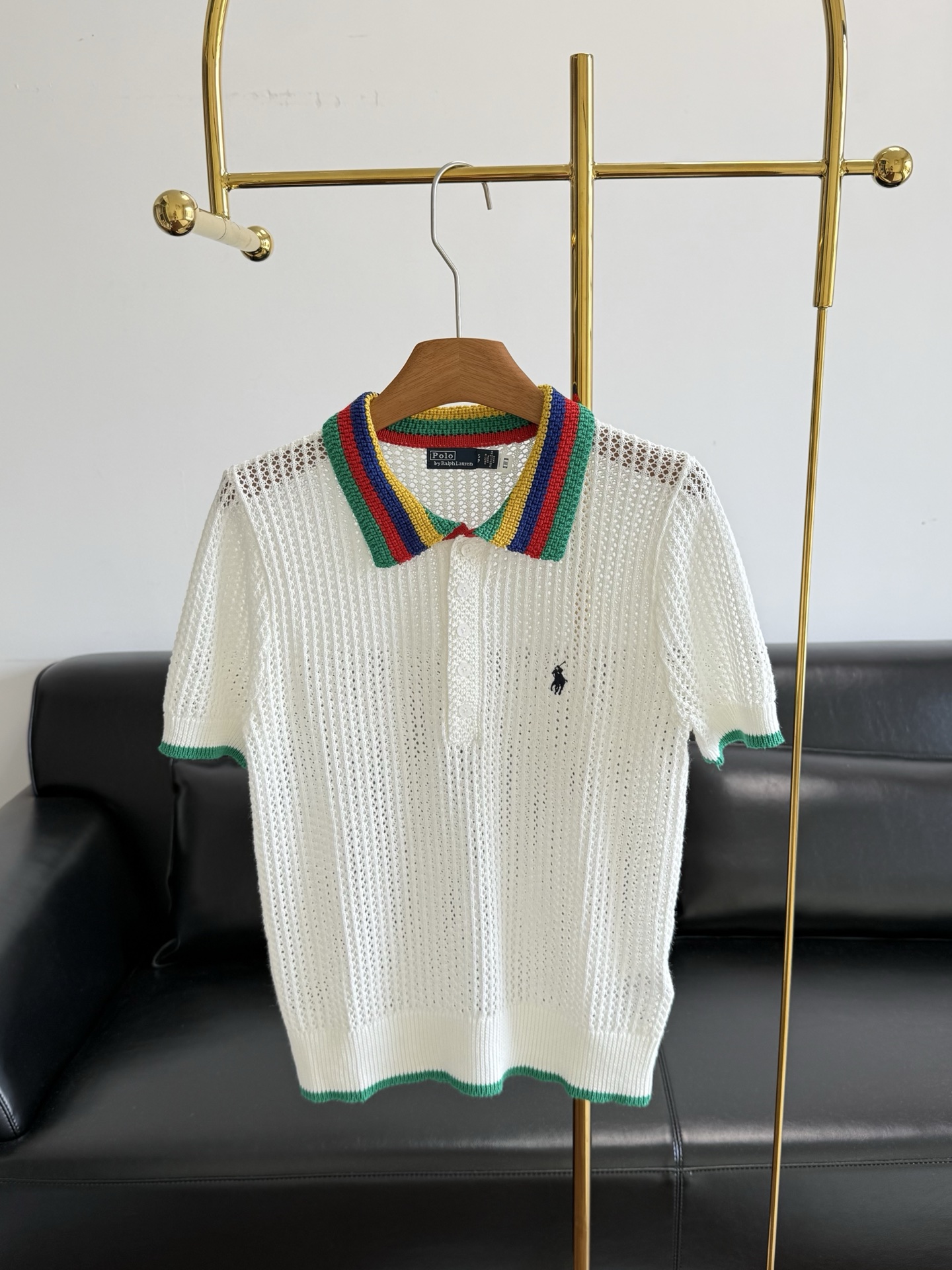 NO:799763,——Ralph Lauren's same style rainbow collar knitted Polo shirt, 100% linen fabric!  The white hollow knitted fabric is breathable and comfortable, perfect for spring and summer! The rainbow stripes on the neckline are eye-catching, the cuffs and hem are piping green, and the details are perfect. The pony embroidery on the chest has a full sense of brand. The slim fit is OK with jeans or short skirts. It can be easily worn for daily leisure and vacation, and it has a sense of youthful vitality! Size sml,,skirts,jeans,19860909——拉夫劳伦 同款彩虹领针织Polo衫 100亚麻面料！白色镂空针织面料,透气又舒适,春夏穿超合适!领口彩虹条纹超吸睛,袖口和下摆绿色滚边,细节满分.胸前小马刺绣,品牌感十足.修身版型,搭牛仔裤或短裙都很OK,日常休闲,度假都能轻松驾驭,青春活力感拉满! 码数sml,,skirts,jeans,,Women's clothing