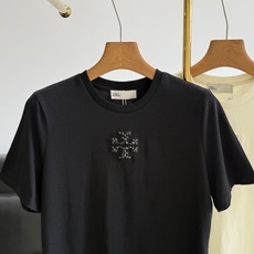 🌾Tory Burch 同款烫钻logoT恤质感超级好,越是简单的款式越是对质量🈶要求!面料采用100% 🌾Tory Burch 同款烫钻logoT恤质感超级好,越是简单的款式越是对质量🈶要求!面料采用100%