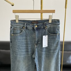 🌾LP 男款弹力直筒常规款牛仔👖早春的穿搭,也要精致得恰到好处。95%棉➕5% 氨纶 带弹力!深得我心! 🌾LP 男款弹力直筒常规款牛仔👖早春的穿搭,也要精致得恰到好处。95%棉➕5% 氨纶 带弹力!深得我心!