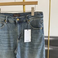🌾LP 男款弹力直筒常规款牛仔👖早春的穿搭,也要精致得恰到好处。95%棉➕5% 氨纶 带弹力!深得我心! 🌾LP 男款弹力直筒常规款牛仔👖早春的穿搭,也要精致得恰到好处。95%棉➕5% 氨纶 带弹力!深得我心!
