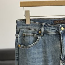 🌾LP 男款弹力直筒常规款牛仔👖早春的穿搭,也要精致得恰到好处。95%棉➕5% 氨纶 带弹力!深得我心! 🌾LP 男款弹力直筒常规款牛仔👖早春的穿搭,也要精致得恰到好处。95%棉➕5% 氨纶 带弹力!深得我心!