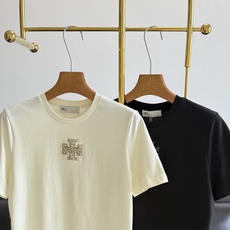 🌾Tory Burch 同款烫钻logoT恤质感超级好,越是简单的款式越是对质量🈶要求!面料采用100% 🌾Tory Burch 同款烫钻logoT恤质感超级好,越是简单的款式越是对质量🈶要求!面料采用100%