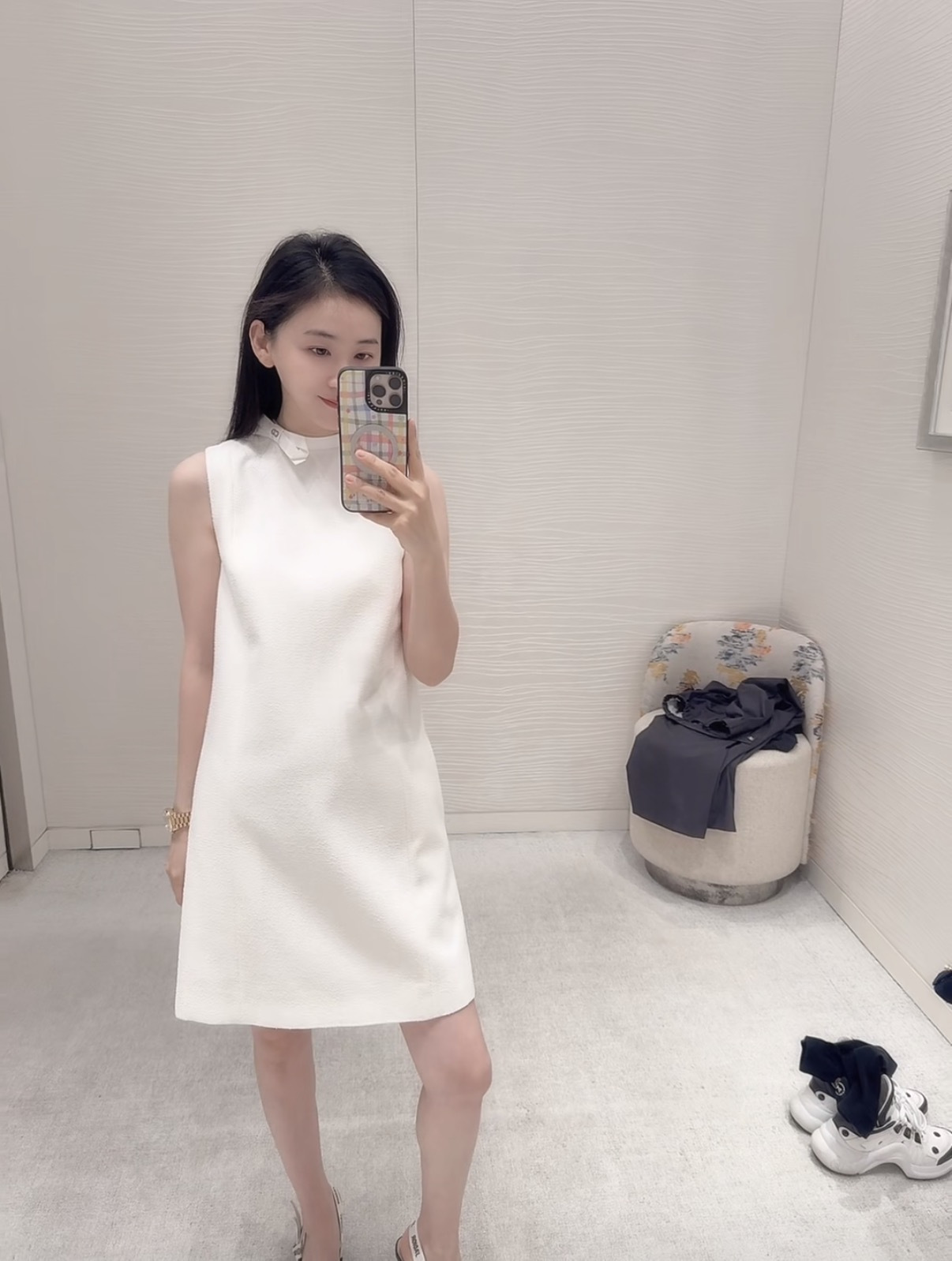 NO:875070,The upper body has a versatile and unattractive temperament, and the neat tailoring is also friendly to little people!  ,,19860909上身气质百搭不挑人,利落的剪裁对小个子也很友好！,,,Women's clothing