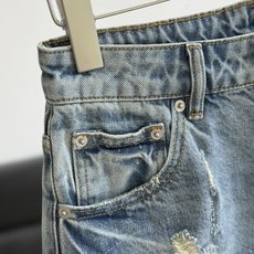 🌾UOOYAA珍珠链条破洞牛仔短裤采用高品质牛仔布,破洞+珍珠链条设计,整体注入一丝精致感复古又时髦! 🌾UOOYAA珍珠链条破洞牛仔短裤采用高品质牛仔布,破洞+珍珠链条设计,整体注入一丝精致感复古又时髦!