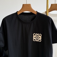 🌾LOEWE 罗意威同款 女款logo刺绣短袖夏日限定Anagram刺绣T真的是本命T恤了黑白两色直接焊 🌾LOEWE 罗意威同款 女款logo刺绣短袖夏日限定Anagram刺绣T真的是本命T恤了黑白两色直接焊
