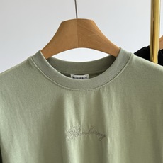 🌾BURBERRY 圆领刺绣字母T恤衫前胸及背部点缀 Burberry 字母徽标刺绣,这款短袖便是我献给 🌾BURBERRY 圆领刺绣字母T恤衫前胸及背部点缀 Burberry 字母徽标刺绣,这款短袖便是我献给
