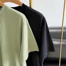 🌾BURBERRY 圆领刺绣字母T恤衫前胸及背部点缀 Burberry 字母徽标刺绣,这款短袖便是我献给 🌾BURBERRY 圆领刺绣字母T恤衫前胸及背部点缀 Burberry 字母徽标刺绣,这款短袖便是我献给