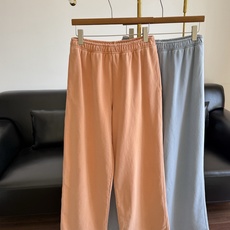 🌾Acne 后字母宽松抽绳卫裤街头混搭调性,错位斜向排版,视觉上极具冲击力的 🌾Acne 后字母宽松抽绳卫裤街头混搭调性,错位斜向排版,视觉上极具冲击力的