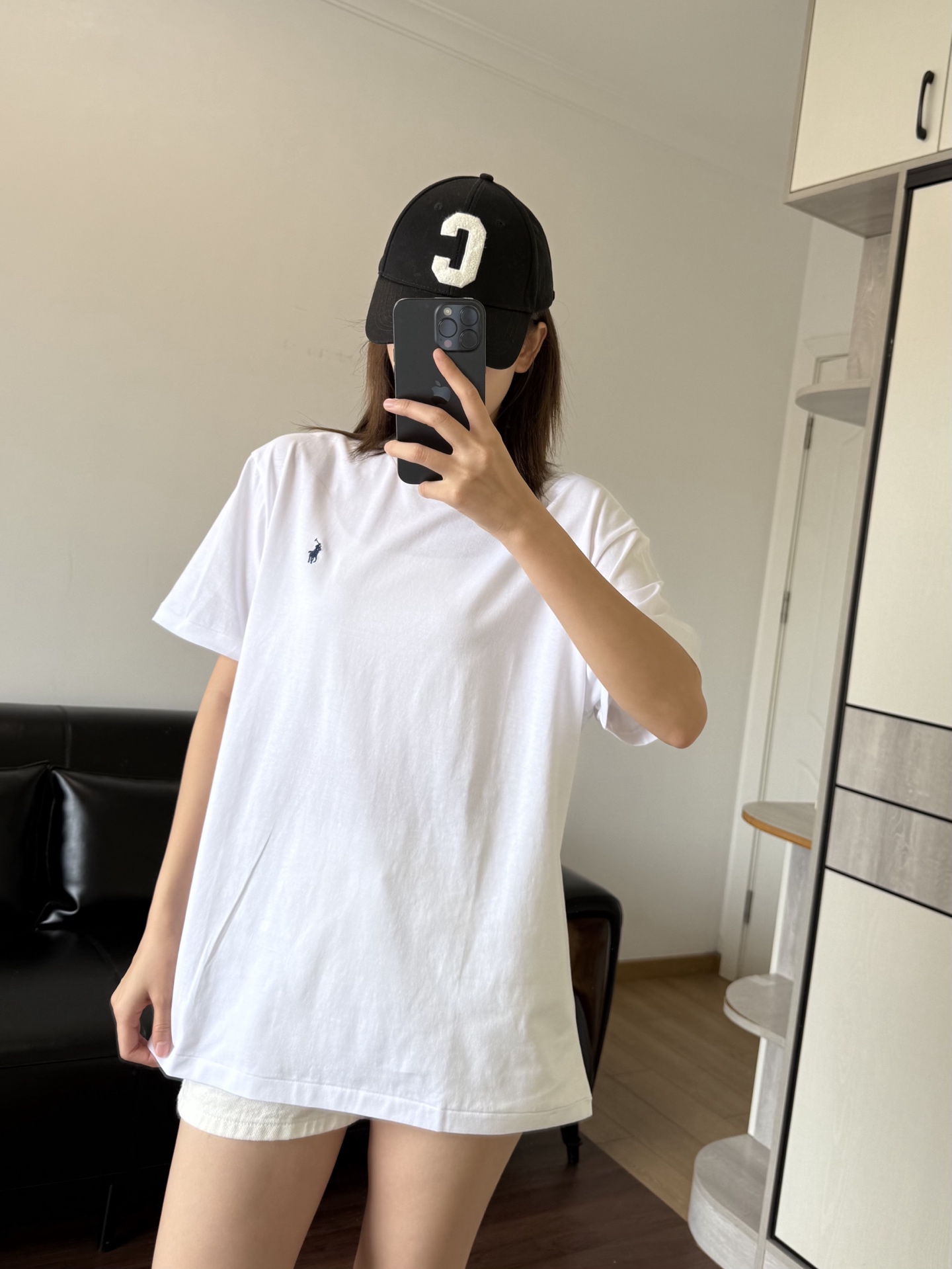 NO:835221,The clothes are loose-fitting,19860909衣服属于宽松效果,,,Women's clothing