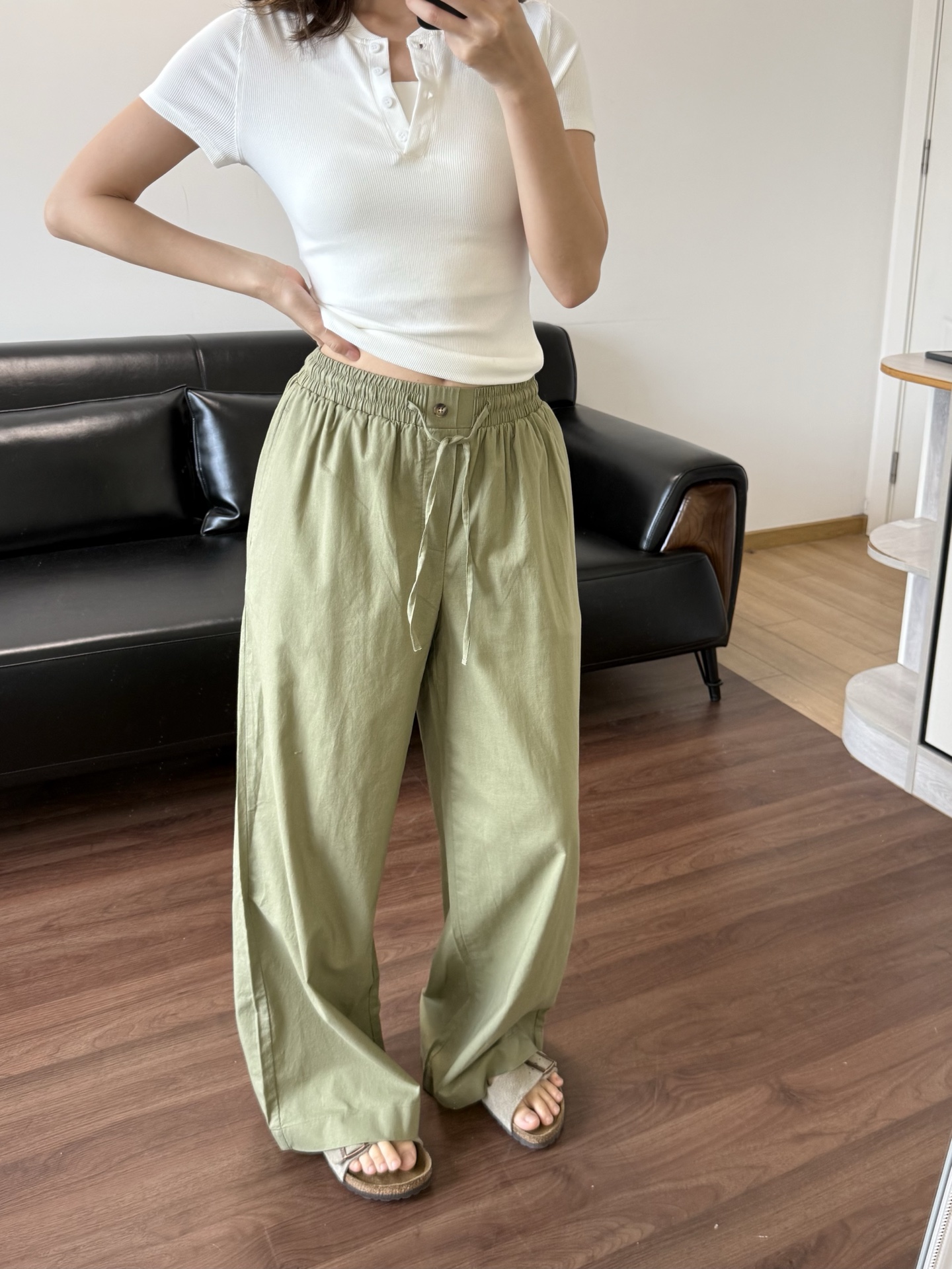 NO:835749,The waist is very elastic and fits true to size,,19860909腰围弹力很大 正码拿,,,Women's clothing
