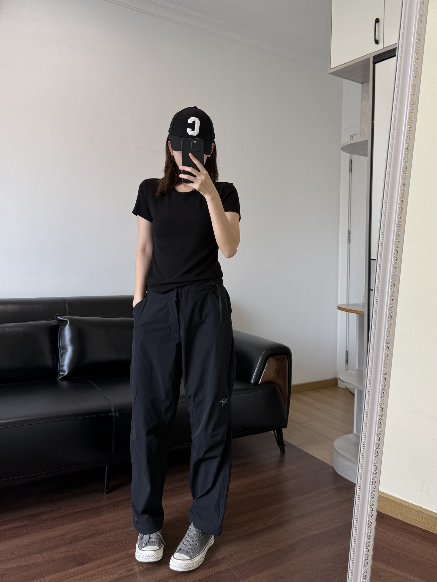 NO:837180,The model's waist is 70cm and it's a little loose when wearing this.19860909模特腰围70 穿这个有一丢丢松,,,Women's clothing