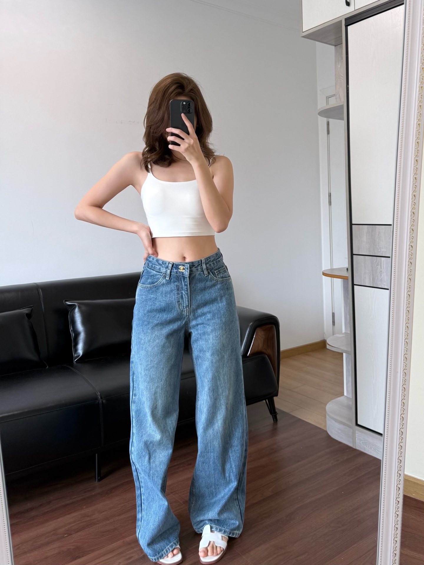 NO:837828,There is no elasticity in the waist of these pants. A model with a waist size of 166 and 98 wears a tight waist size of 34. A model with a waist size of 70 needs to wear a size 36.19860909这个裤子腰围没有弹力 模特166 98穿34码腰围紧身 模特腰围70要穿36码的,,,Women's clothing