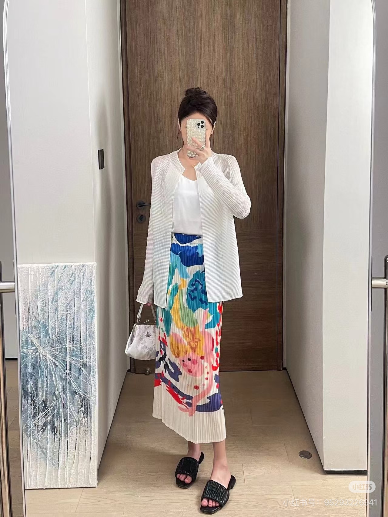 NO:857218,The style is not fussy, and the artistic sense is a little more playful, making it a perfect holiday style!  ,,19860909版型不挑人,艺术感又多了些许俏皮感,妥妥度假风！,,,Women's clothing