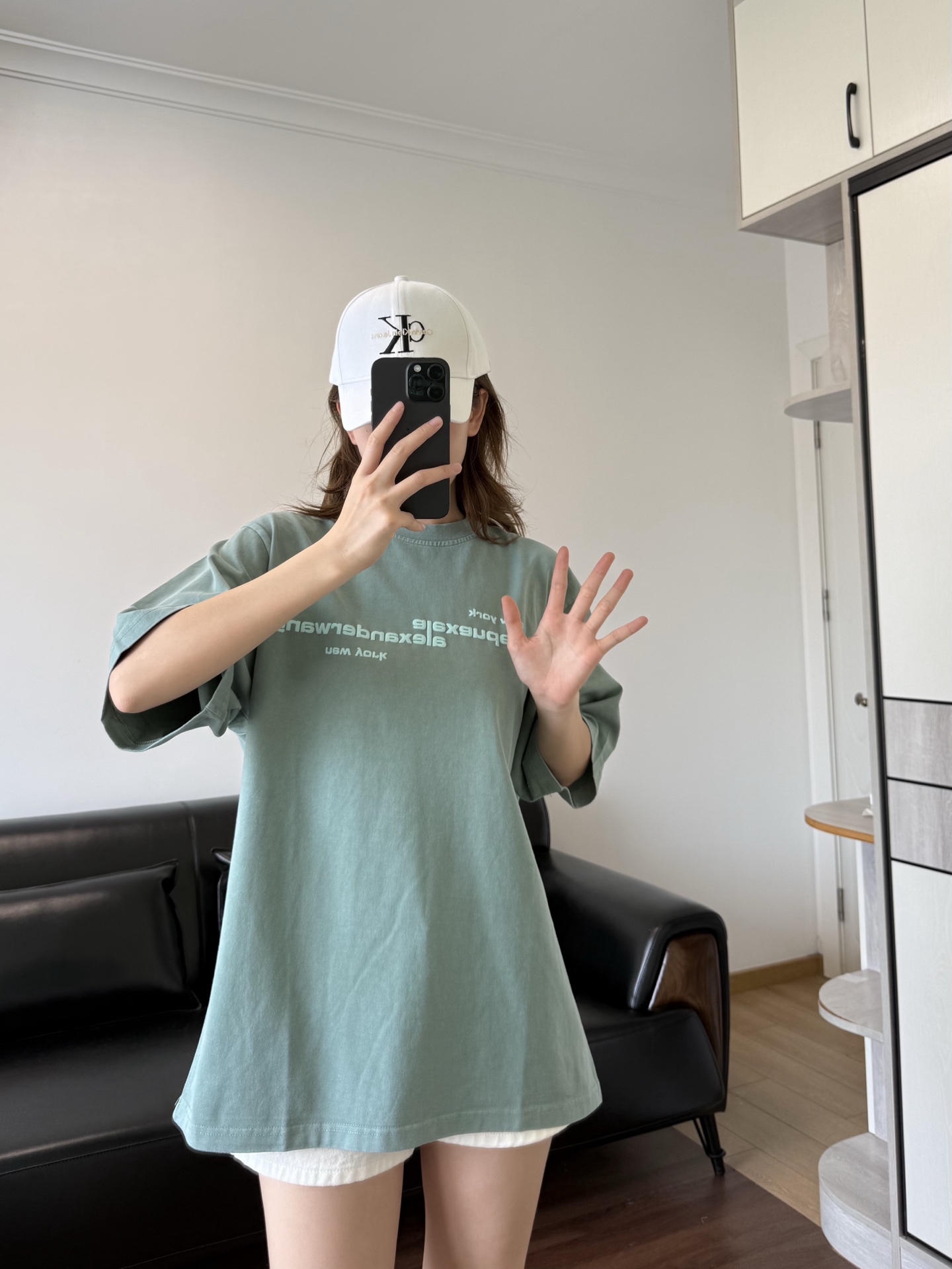 NO:868881,Green is very suitable for summer and the clothes are loose-fitting.19860909绿色很适合夏天 衣服属于宽松效果,,,Women's clothing