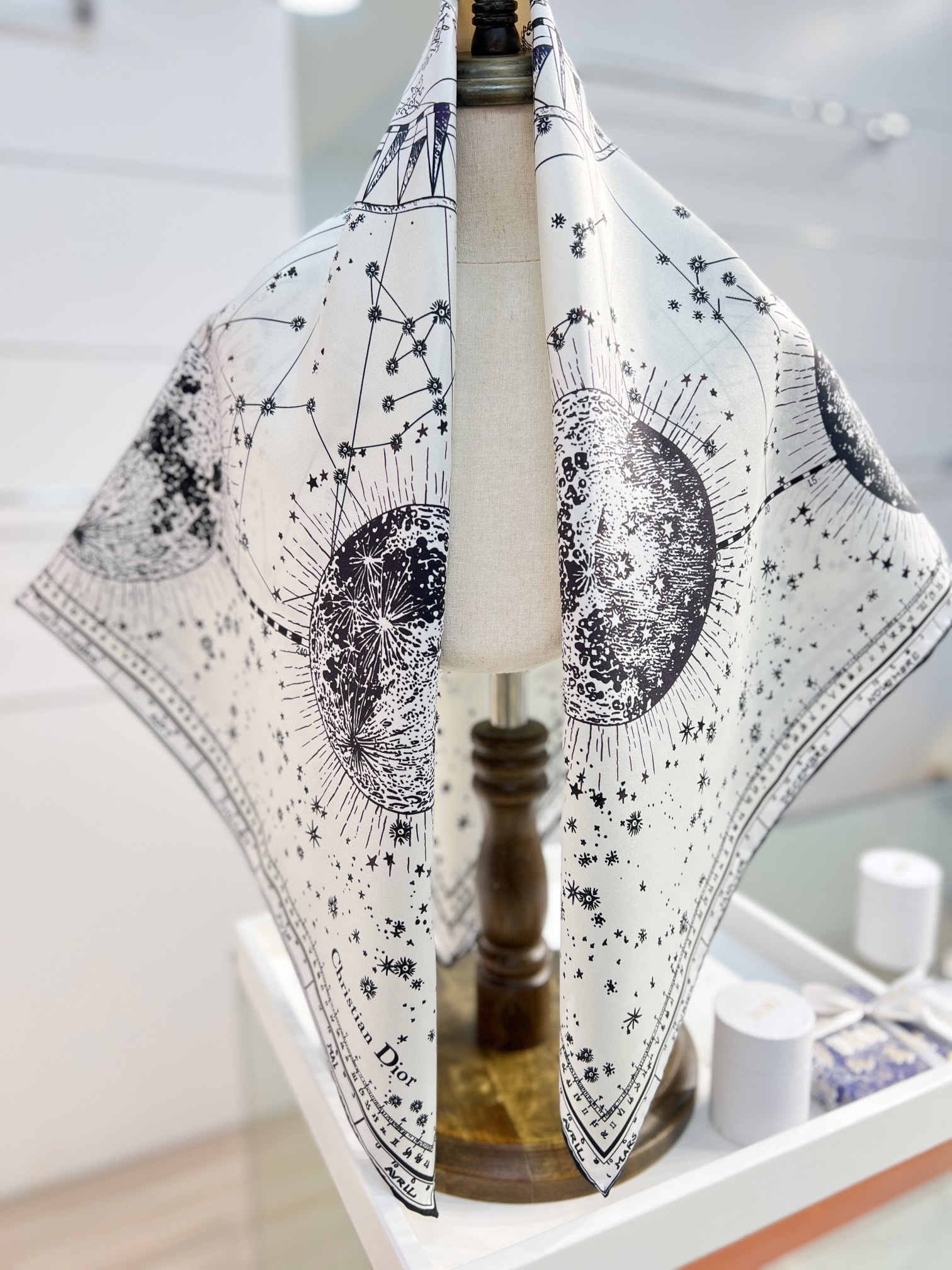 Dior 星座系列～90真丝印花方巾