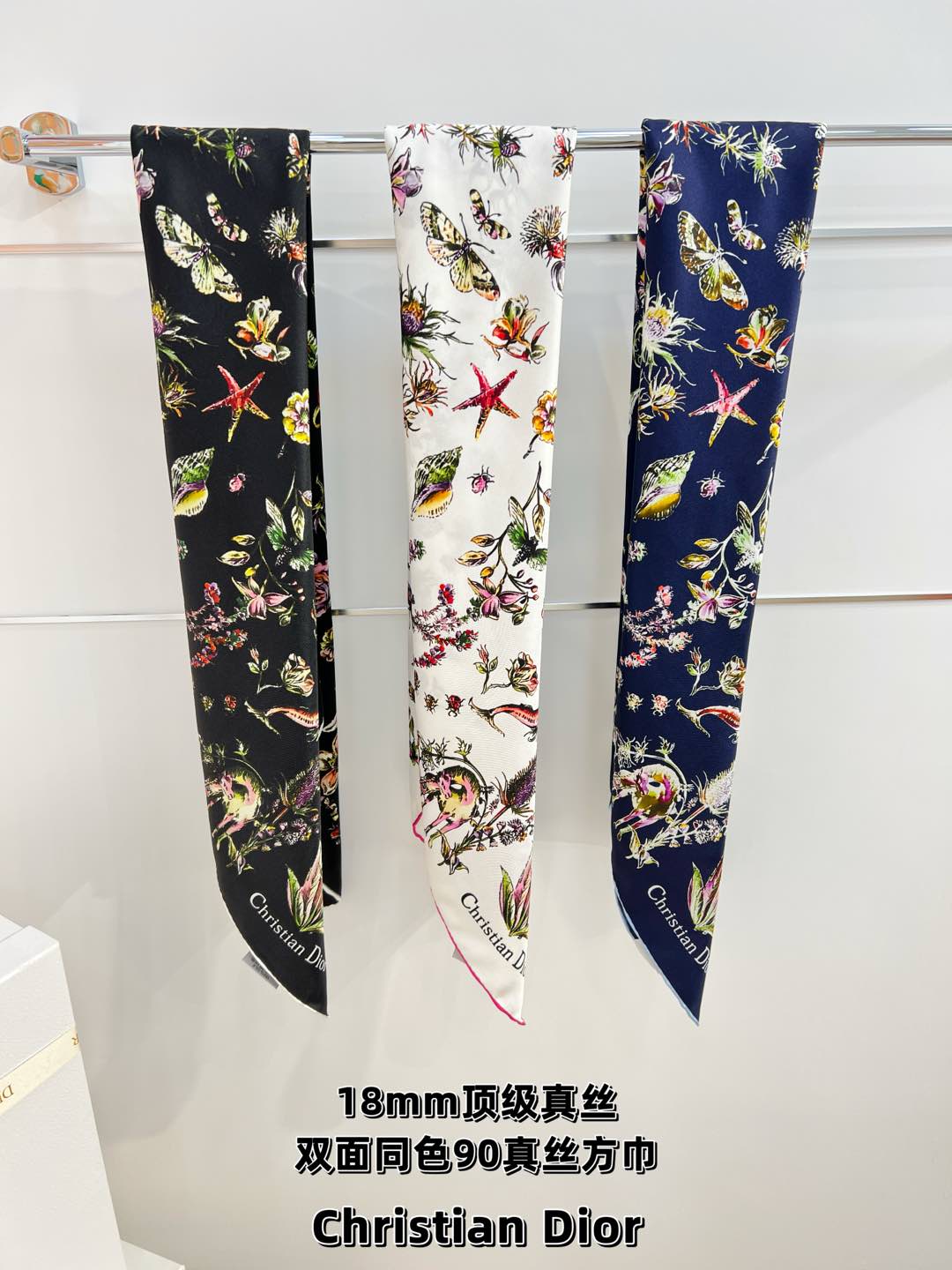 Dior 印花方巾-25早春新品【18mm双面同色】
90 厘米黑色桑蚕丝斜纹面料多色 Dior Cab