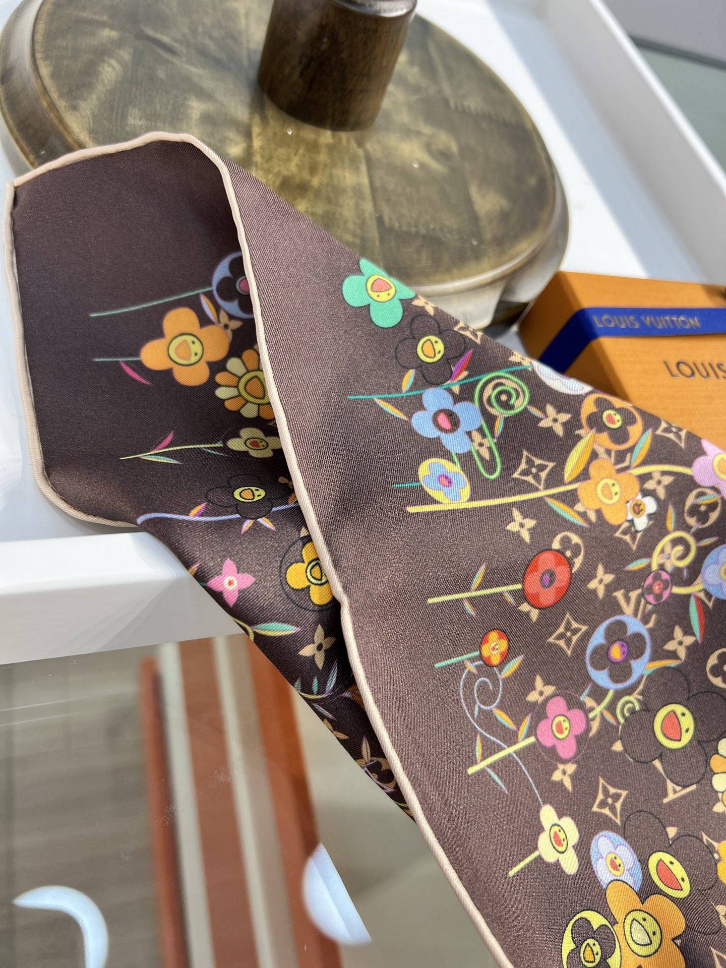 LV x TM SUPERFLAT FLOWERS 90 方巾
【18mm顶级真丝双面同色丝巾】

LV
