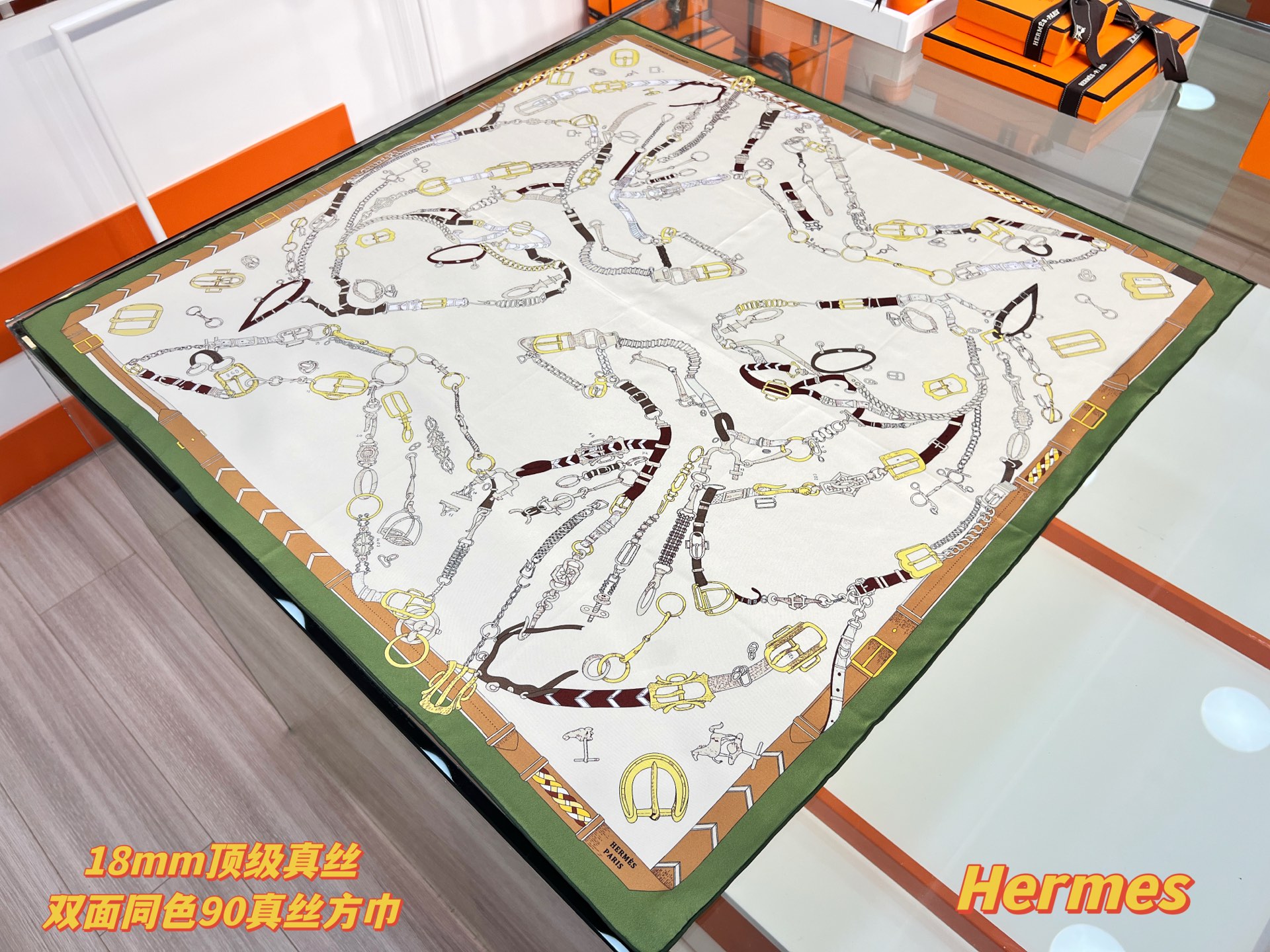 “跃动的马儿”90双面方巾
 【18mm顶级真丝】

手工卷边斜纹真丝方巾（100%桑蚕丝）。

这款爱