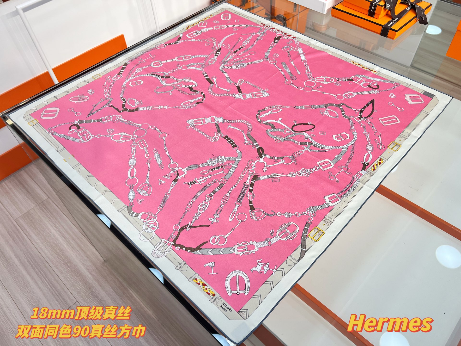 “跃动的马儿”90双面方巾
 【18mm顶级真丝】

手工卷边斜纹真丝方巾（100%桑蚕丝）。

这款爱