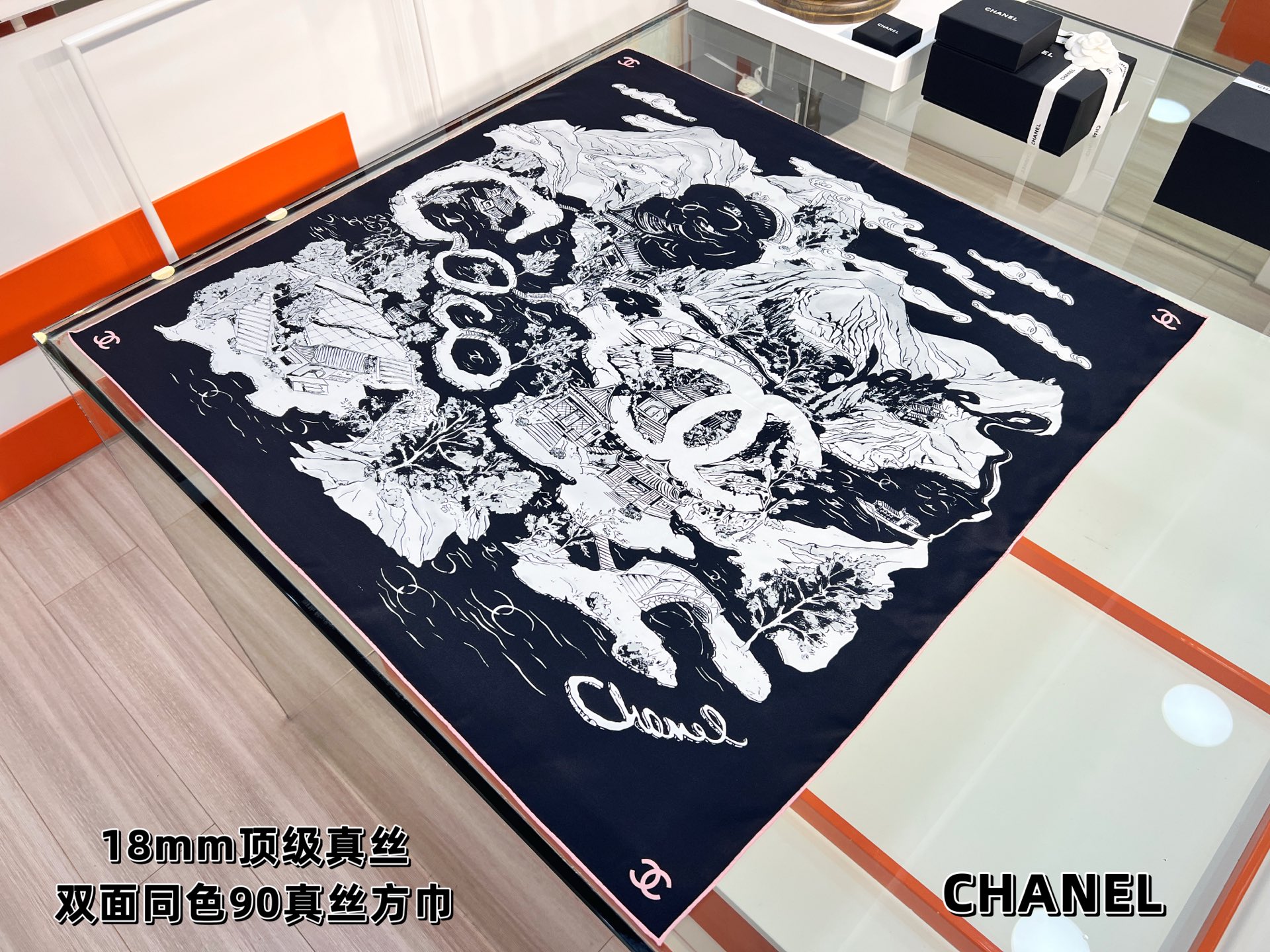 Chanel 25高级手工坊系列
90方形围巾 【18mm顶级真丝双面同色】
真丝斜纹布黑、多色与白

