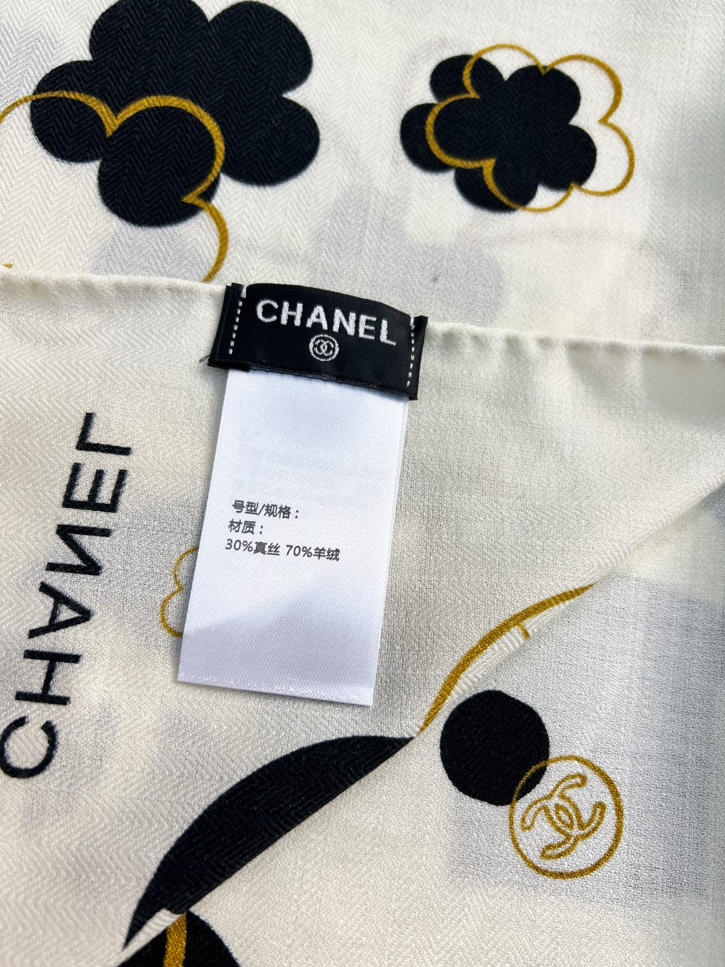 Chanel ~25。秋冬新品～【140顶级丝毛双面同色】包包、香水瓶、山茶花与双C的完美结合适合各种场