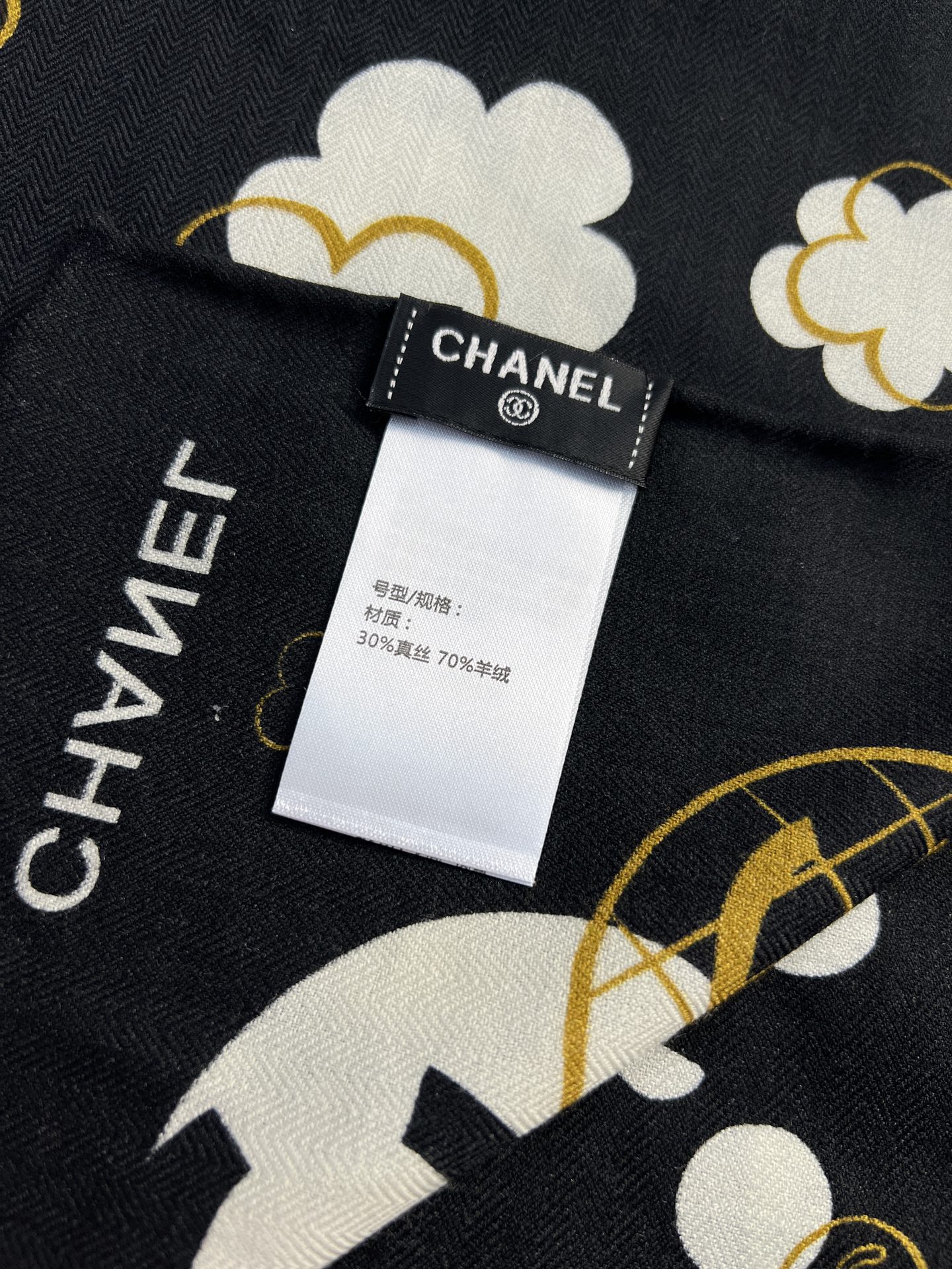Chanel ~25。秋冬新品～【140顶级丝毛双面同色】包包、香水瓶、山茶花与双C的完美结合适合各种场