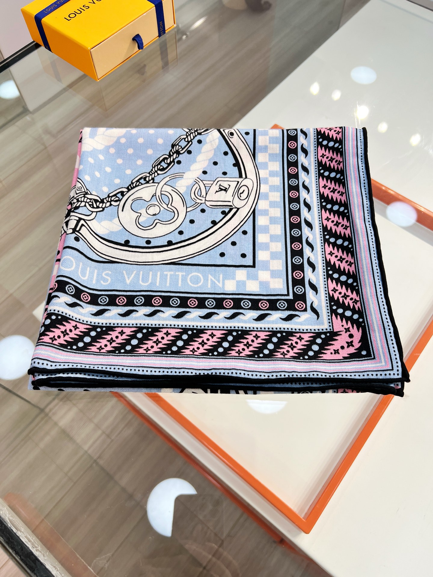 OCEAN BANDANA 140双面同色丝毛披肩【Lv秋冬新品】Ocean Bandana 披肩取材华