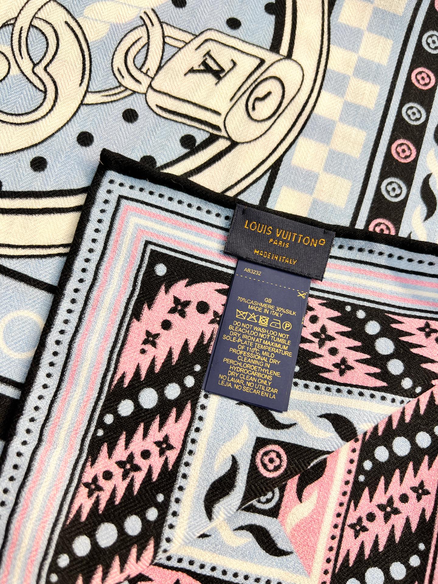 OCEAN BANDANA 140双面同色丝毛披肩【Lv秋冬新品】Ocean Bandana 披肩取材华