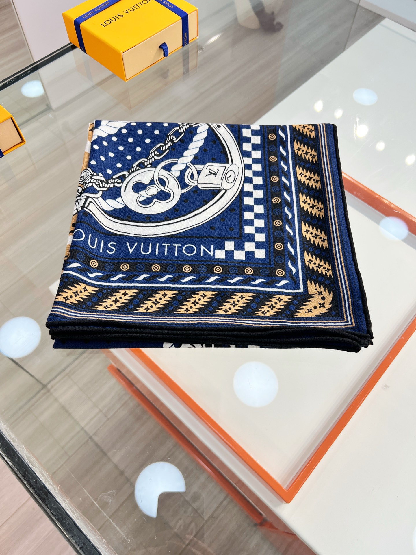 OCEAN BANDANA 140双面同色丝毛披肩【Lv秋冬新品】Ocean Bandana 披肩取材华