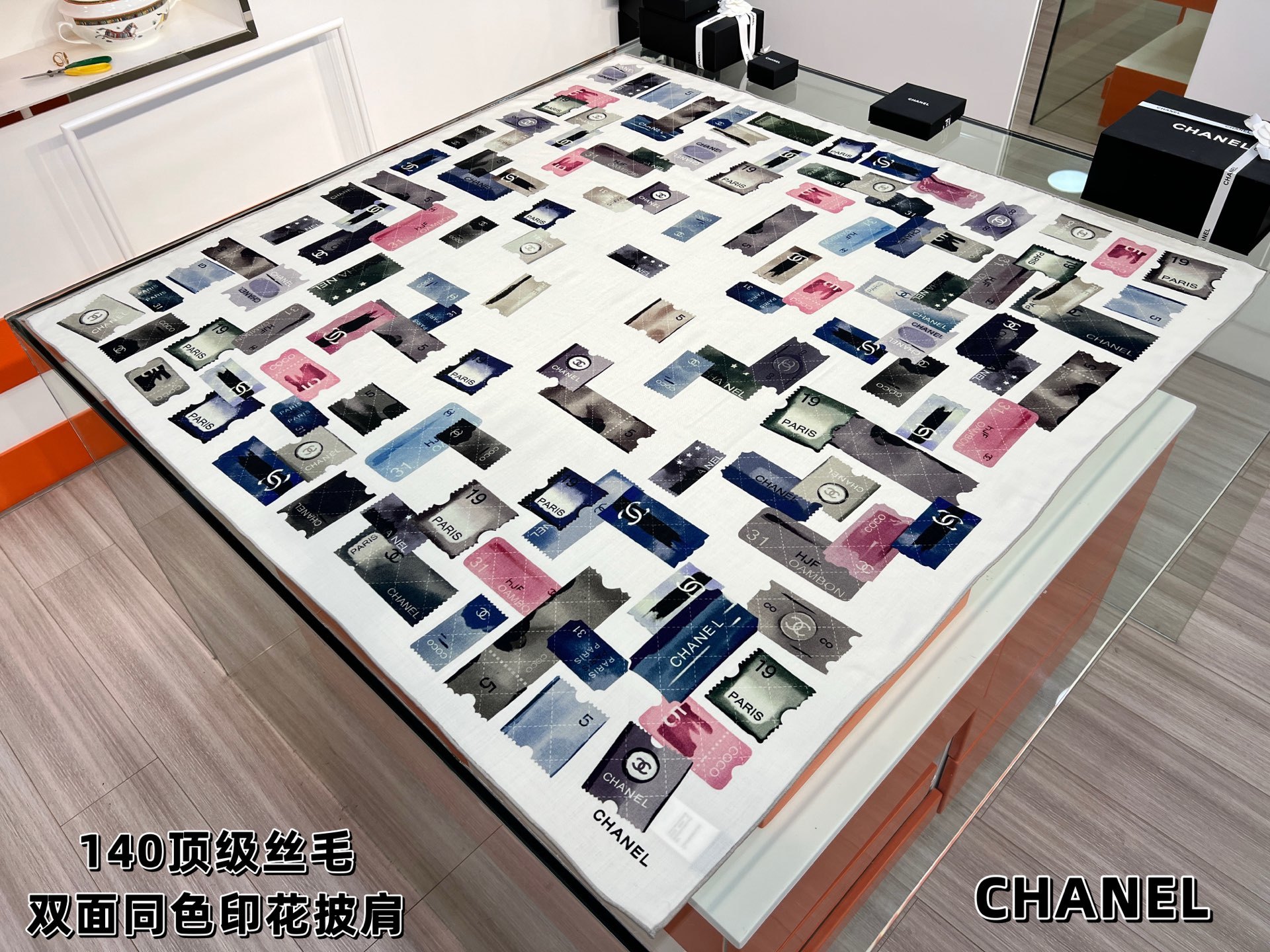 💰Chanel ~25秋冬新品~“集邮藏家”【140双面丝毛披肩】手工卷边丝毛方巾(30%桑蚕丝70%羊
