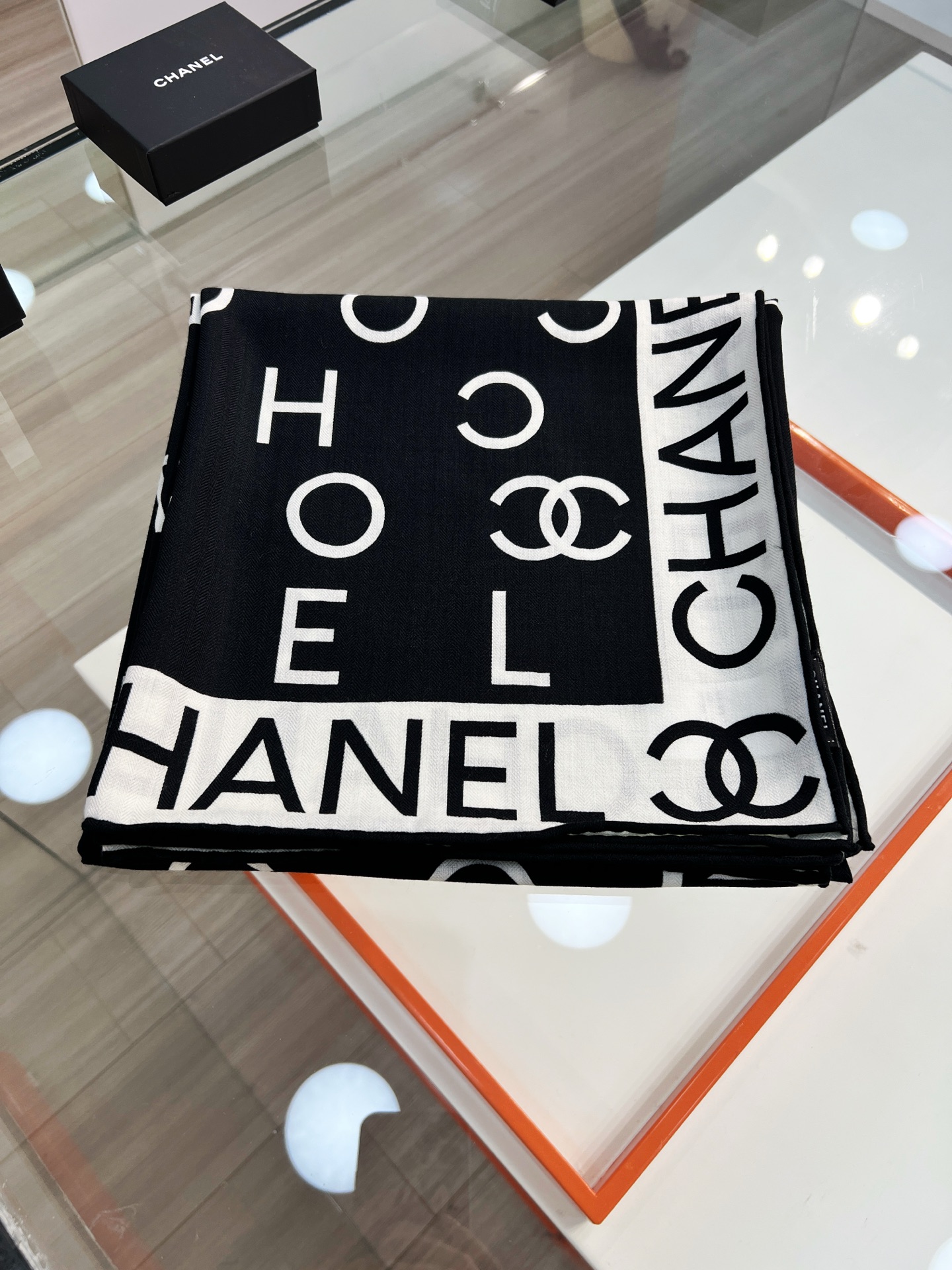 Chanel ~25秋冬新品～【双C字母组合】【140双面丝毛披肩】手工卷边丝毛方巾（30%桑蚕丝70%